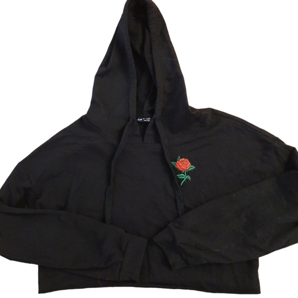 Shein cropped black with rose emblem hoodie Size Large - Picture 3 of 3